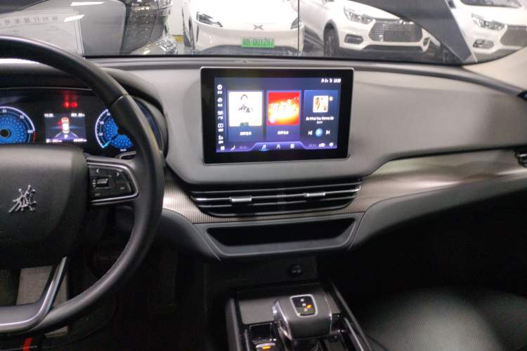 Used Hongqi E-QM5 2023 Base Travel Edition
