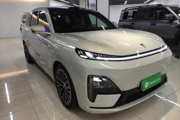 Used  S09 2025 Four-Wheel Drive Ultra+ Custom Edition
