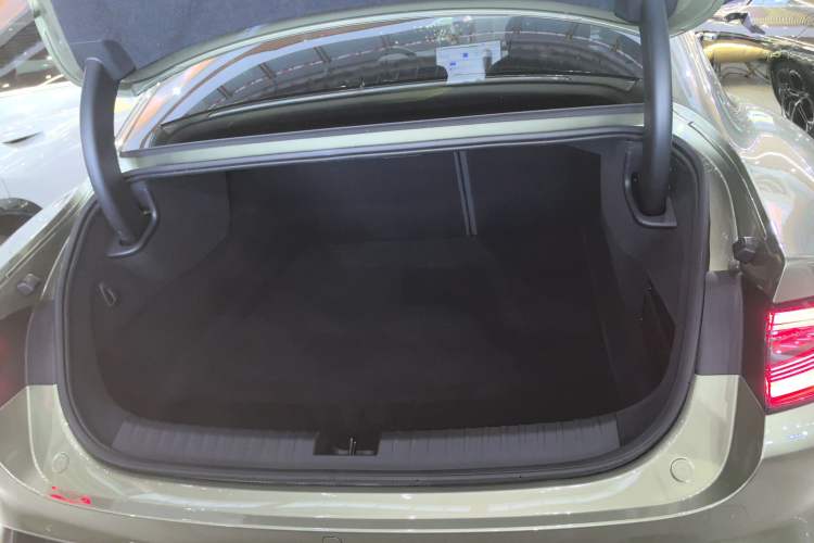 Used  SU7 2024 Four-Wheel Drive Ultra-Long Range Advanced Intelligent Driving Max Edition