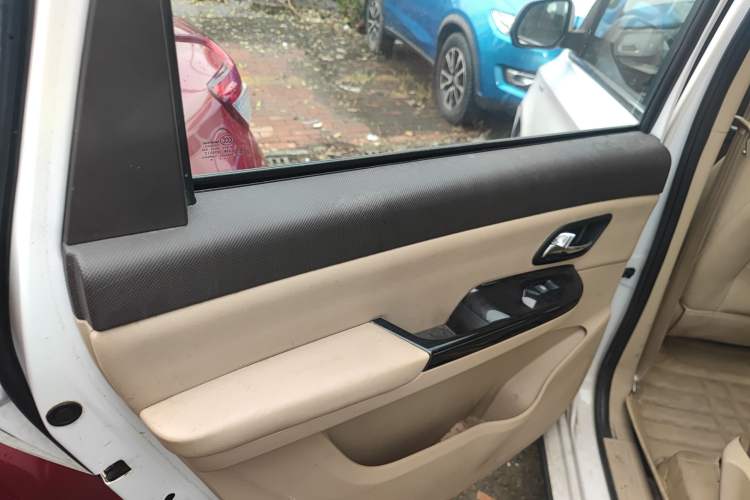 Used Wuling Hongguang 2016 1.5L S1 Deluxe Model China V-standard
