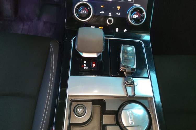 Used Land Rover Range Rover Velar 2021 P250 model
