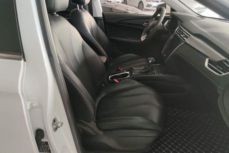 Used Roewe i5 2020 1.5L Automatic 4G Connect Luxury Flagship Edition