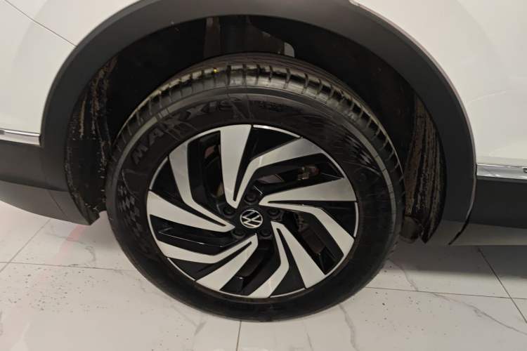 Used Volkswagen Tiguan L 
