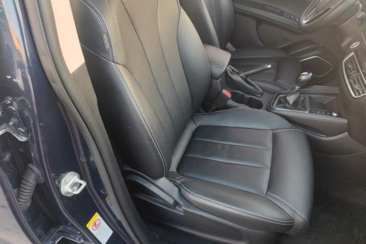 Used BYD Song MAX 2019 1.5T Manual Smart Connect Ruiyi Sunroof Model 6 Seats China VI Standard
