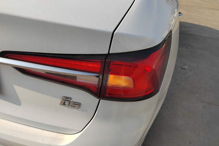 Used Roewe i5 2019 1.5L Automatic 4G Connected Linghao Flagship Edition
