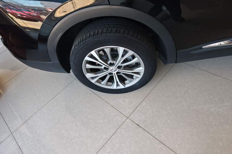 Used Buick Envision 2021 Encore Plus 652T Five-Seat All-Wheel-Drive Luxury Model
