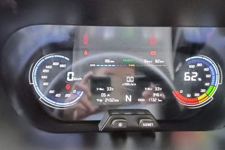 Used Chana Ruixing EM60 2025 Passenger Version Comfort Edition 6 Seats 300 km Range Side-Hinged Doors
