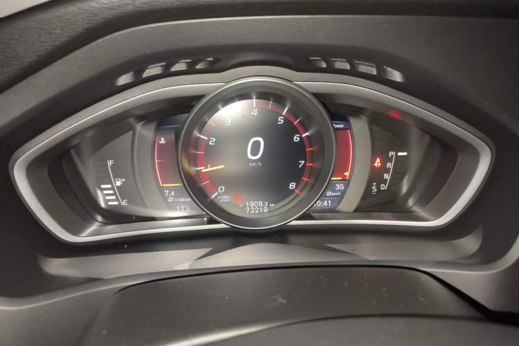 Used Volvo V40 2016 T3 Zhiyi Edition
