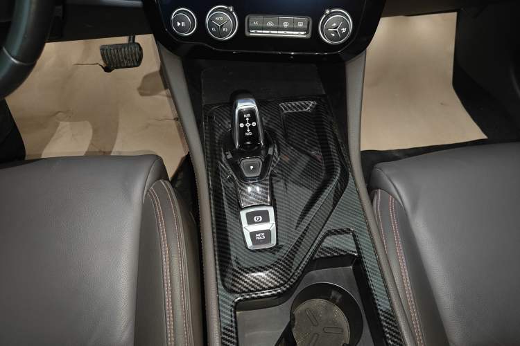 Used Lynk & Co 02 2019 High-Energy Edition 2.0T Automatic Two-Wheel Drive Shine Pro Edition China VI Standard
