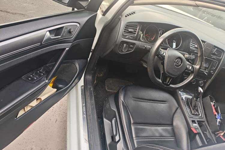 Used Volkswagen Golf 2017 230TSI Automatic Comfort Edition – Celebrating Milestone of One Million Units
