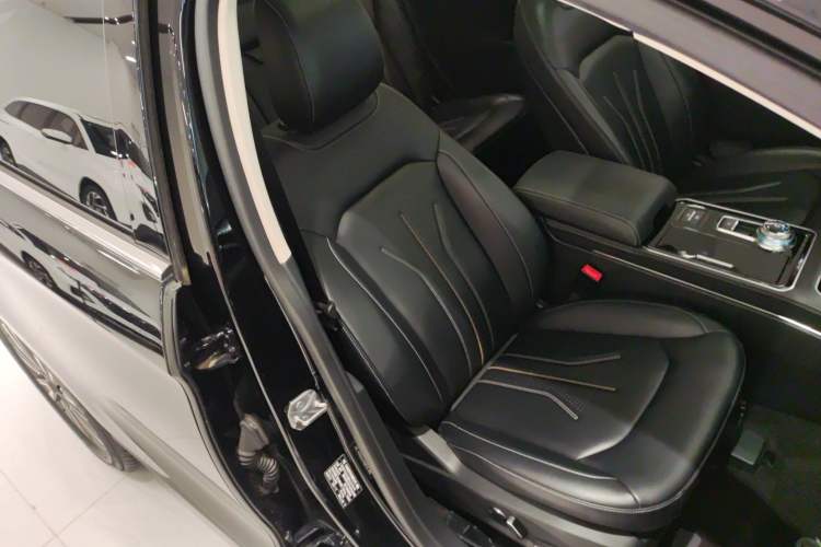 Used Ford Edge 2021 PLUS EcoBoost 245 Two-Wheel-Drive Platinum Edition 5 Seats
