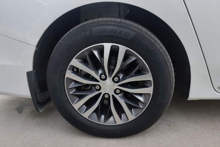 Used Buick GL8 2023 ES Lu Zun Deluxe and Yue Edition
