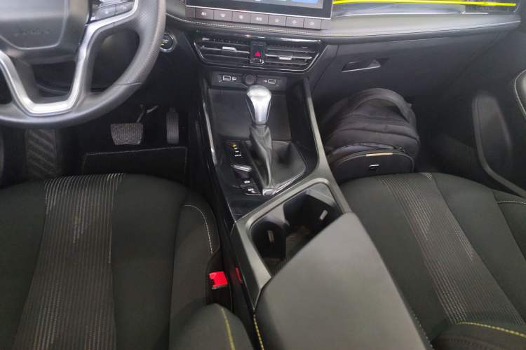 Used Roewe i5 2021 1.5L CVT Platinum Edition
