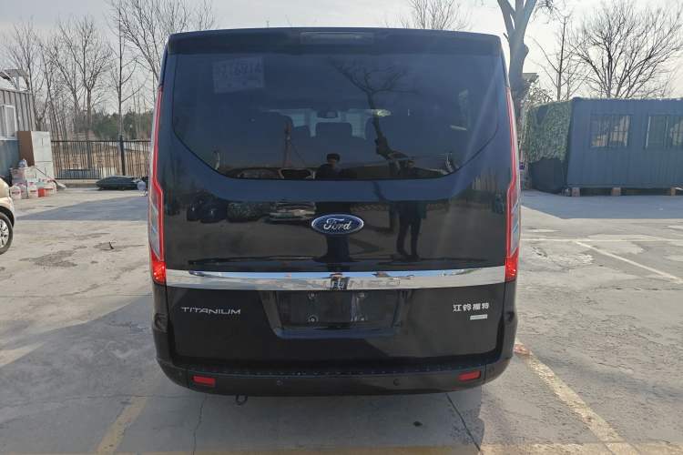 Used Ford Tourneo Custom 2017 2.0T Automatic Elite Version
