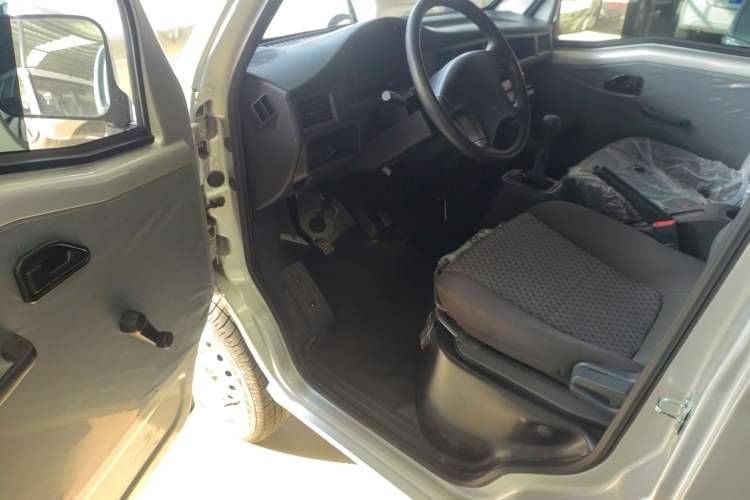 Used Wuling Zhiguang 2023 1.5L Practical Version 5/7 Seats