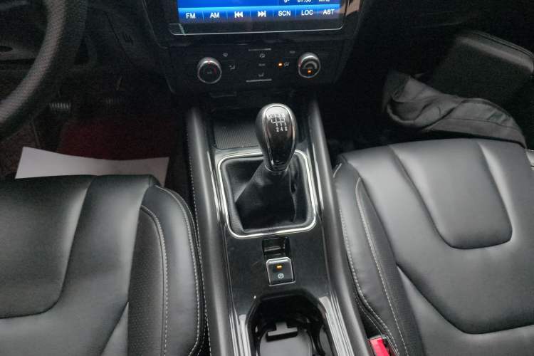 Used Dongfeng Fengon 580 2016 1.5T Manual Luxury Version