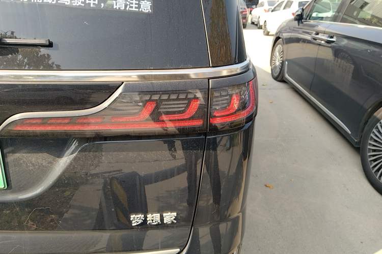 Used VOYAH Dream 2025 PHEV Four-Wheel-Drive Flagship Kunpeng Edition
