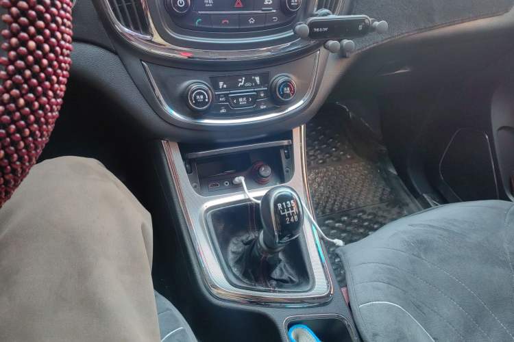 Used Baojun 560 2016 1.8L Manual Luxury Edition