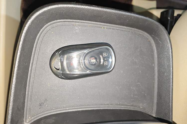 Used Buick GL8 2023 ES Lu Zun Deluxe Model
