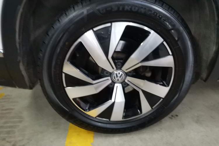 Used Volkswagen Tayron 2019 330TSI Two-Wheel-Drive Luxury Version China V Emission Standard
