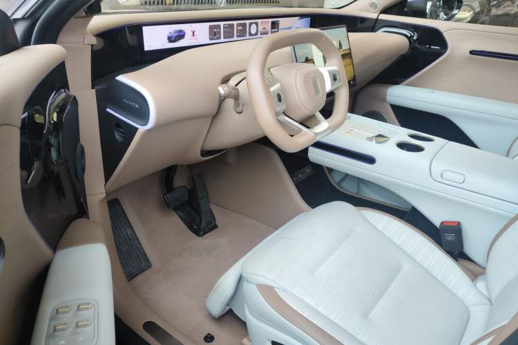 Used  07 2024 Pro+ All-Electric Version
