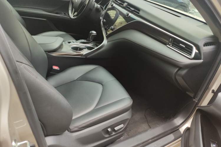 Used Toyota Camry 2019 2.5G Luxury Edition China VI Standard
