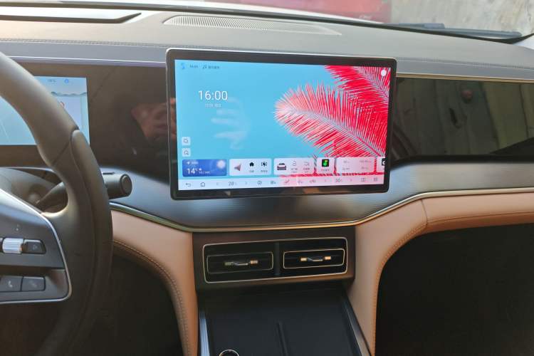 Used BYD Song L DM-i 2024 112 km Leading Edition
