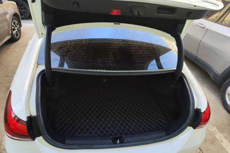 Used Mercedes-Benz A-Class 2020 Restyled A 200 L Sport Sedan Fashion Version
