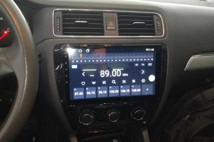 Used Volkswagen Sagitar 2015 1.6L Automatic Fashion Model
