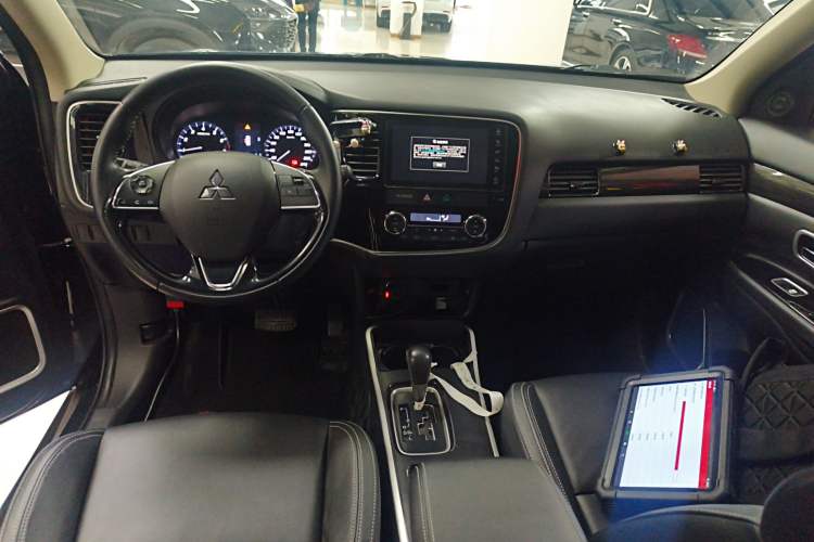 Used Mitsubishi Outlander 2020 2.0L Two-Wheel Drive Enjoyment Version 5 Seats
