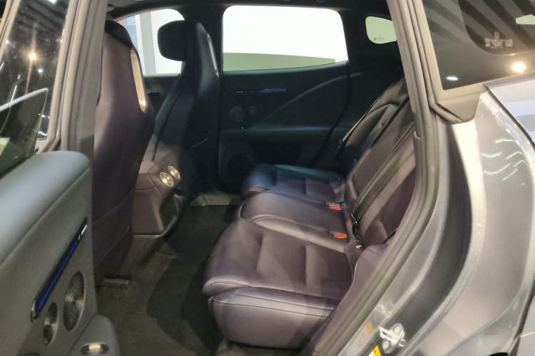 Used  07 2024 Max Extended-Range Edition