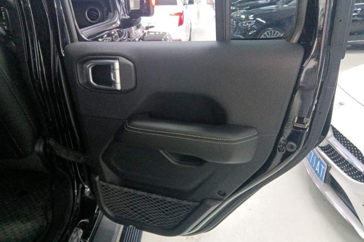 Used  Gladiator 2022 3.6L Pioneer Edition
