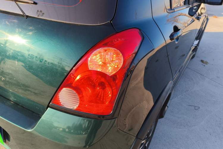 Used Suzuki Swift 2016 1.5L Automatic Fashionable Coolplay Edition
