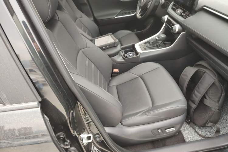 Used Toyota Wildlander 2023 Dual-Motor 2.5L E-CVT Two-Wheel Drive Luxury PLUS Edition