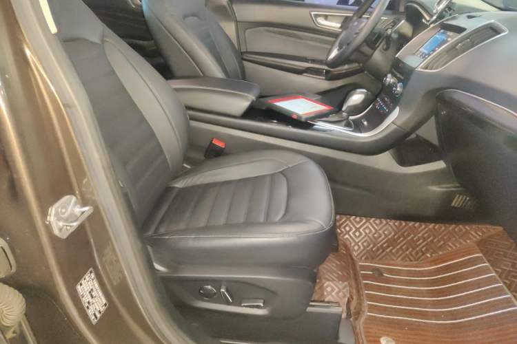 Used Ford Edge 2016 EcoBoost 245 Four-Wheel Drive Titanium Edition 7-Seater
