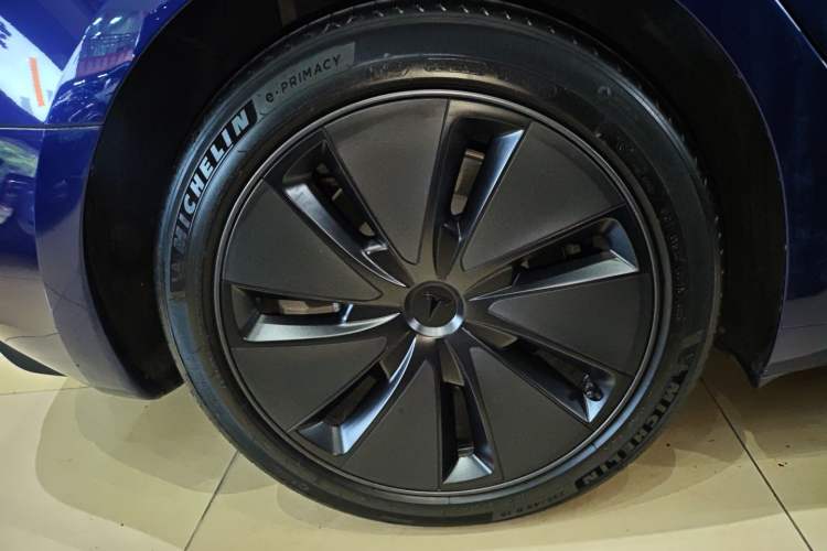 Used Tesla Model 3 2023 Rear-Wheel-Drive Version
