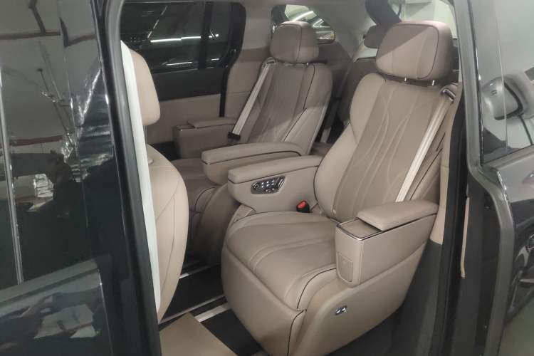 Used XPeng X9 2025 740 Ultra-Long Range Max
