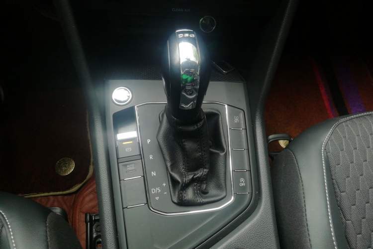 Used Volkswagen Tiguan L 2019 330TSI Automatic Two-Wheel Drive Luxury Edition China VI Standard
