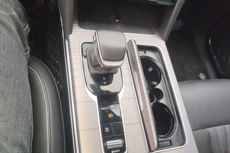 Used Hongqi HS7 PHEV 2024 2.0T PHEV Four-Wheel Drive Flagship Edition 6 Seats