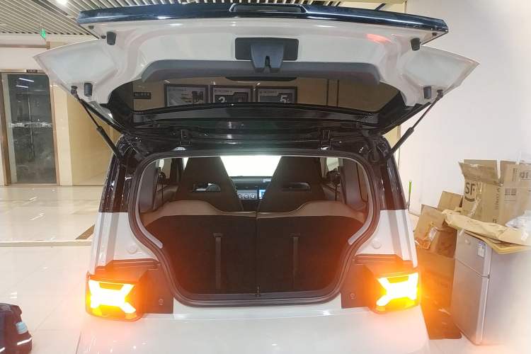 Used Wuling Hongguang MINIEV 2022 GAMEBOY 200km Gaming Edition with Lithium Iron Phosphate
