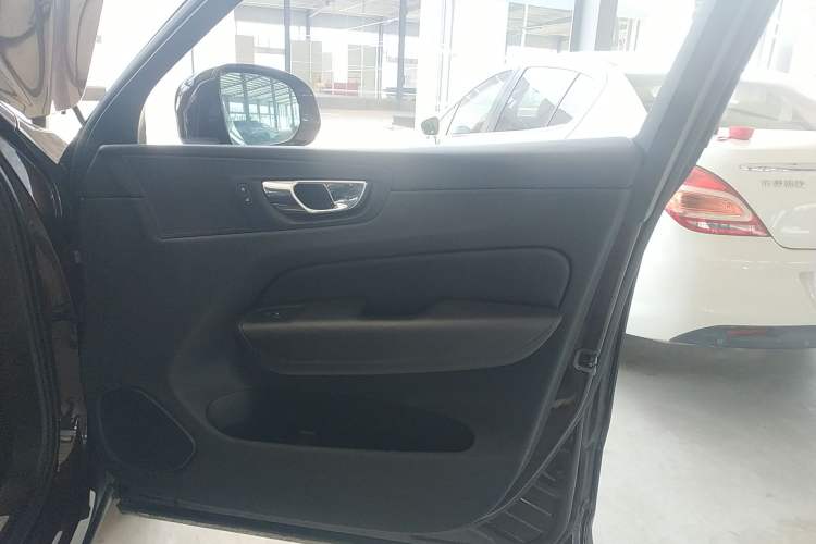 Used Volvo XC60 2018 T5 4x4 Zhiyi Edition
