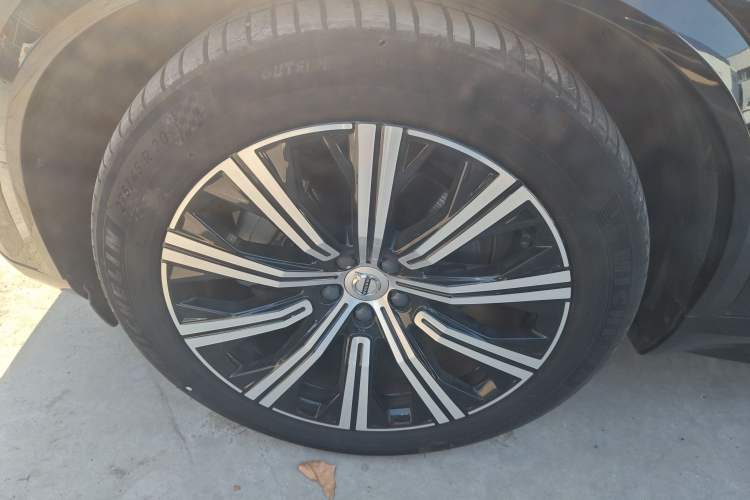 Used Volvo XC90 2023 B6 Zhiya Luxury 7-Seater
