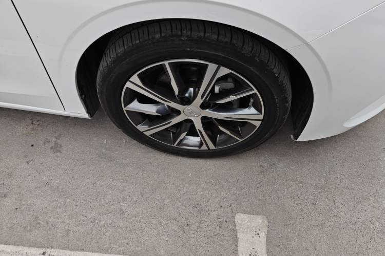 Used Geely Auto Emgrand 2023 4th Generation Champion Edition 1.5L CVT Prestige Model
