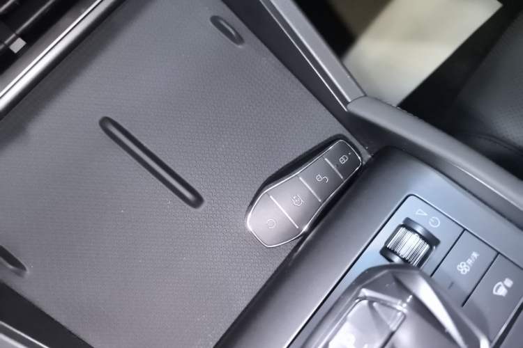 Used BYD Qin L 2025 DM-i Smart Drive 80KM Leading Model