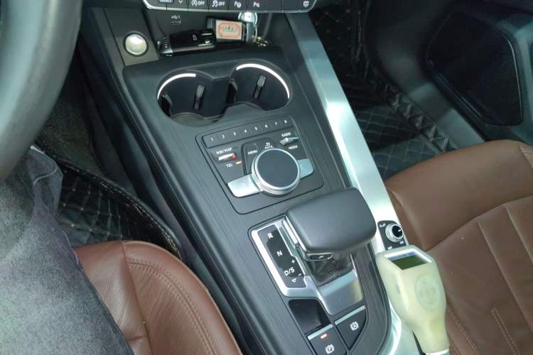 Used Audi A4L 2019 40 TFSI Fashion Version China V
