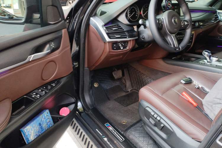 Used BMW X5 2015 xDrive28i
