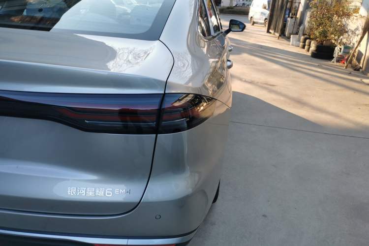 Used  Galaxy Stellar 6 
