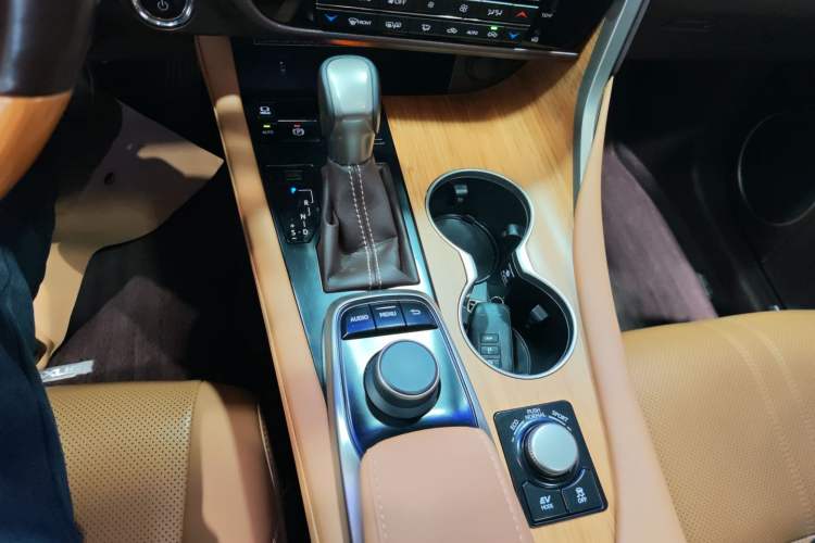 Used Lexus RX 2016 450h Four-Wheel Drive Luxury Edition