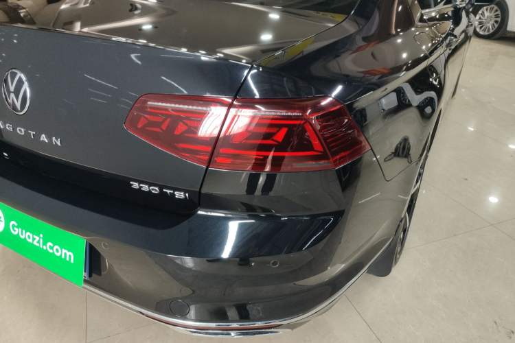 Used Volkswagen Magotan 2024 2 Million Units Zhongxiang Version 330TSI DSG Luxury Edition
