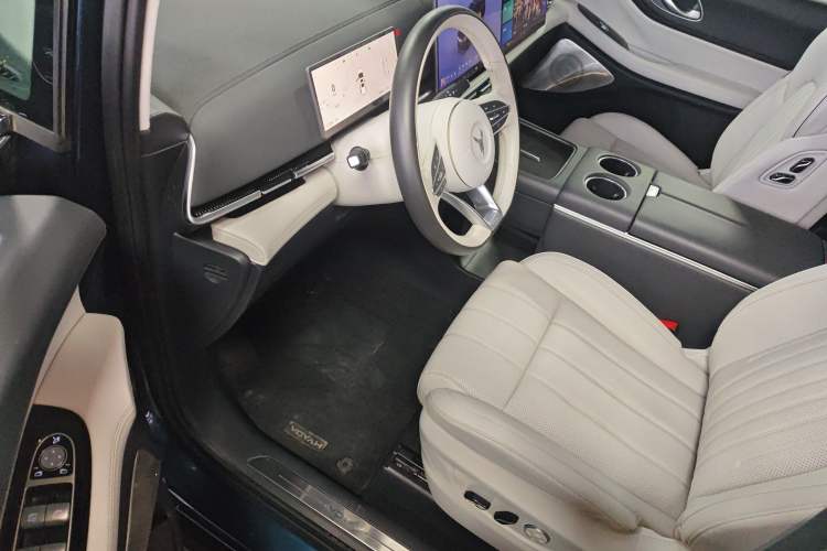 Used VOYAH Dream 2025 EV Four-Wheel Drive Flagship Kunpeng Edition